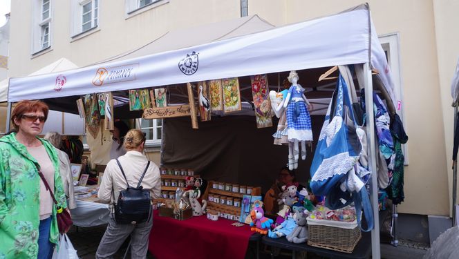 Dni Olsztyna 2025. Dziesiątki wystawców i setki olsztynian na Jarmarku Jakubowym