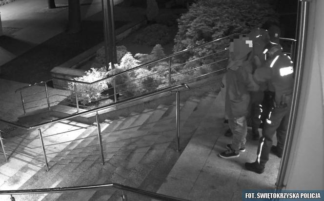 Przyszedł na KOMENDĘ i zapalił skręta z marihuany. Policja była BEZWZGLĘDNA!