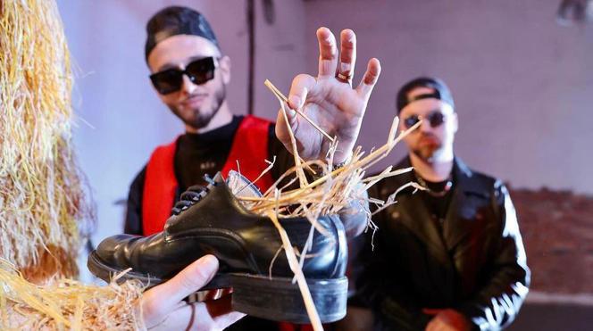 Znany zespół disco polo w końcu pokazał prawdziwe oblicze. „Słoma z butów”