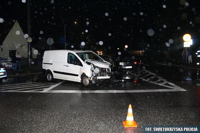 Wypadek w Suchedniowie. Policjanci w szoku. Golfem jechały dwie kozy