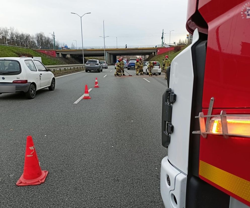 Karambol na DTŚ. Zderzyło się 7 samochodów. Występują ogromne utrudnienia