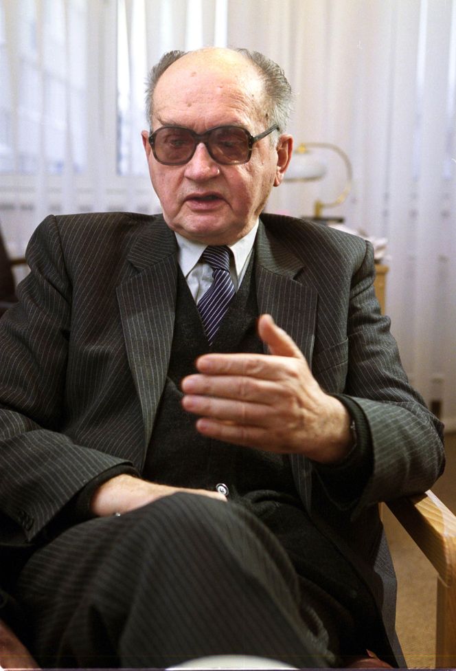 Grób Jaruzelskiego na Powązkach Wojskowych