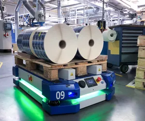 Roboty mobline AGV/AMR - charakterystyka 5 typów robotów mobilnych