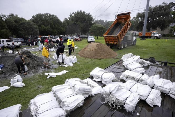 Wschodnie Wybrzeże sprząta po huraganie Debby