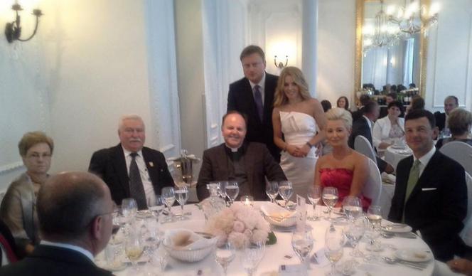 naswza piosenka jest bardzo krótka: wódka i jeszcze raz wódka