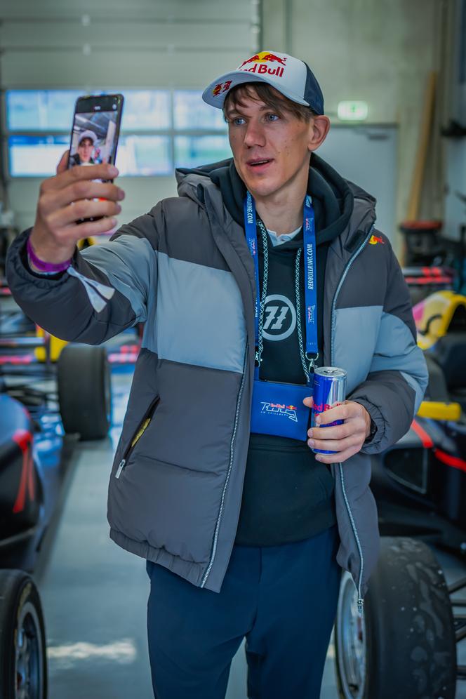 Maciej Janowski w bolidzie Formuły 1