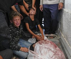 Strefa Gazy/ 74 zabitych w atakach Izraela, z czego 30 w nalocie na nadmorską kawiarnię.