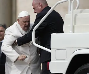 Papież Franciszek zostanie w szpitalu. Wiemy, w jakim jest stanie! Wielkanoc bez niego?