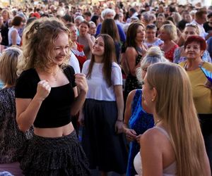 Potańcówka przed Teatrem Śląskim w Katowicach (09.08)