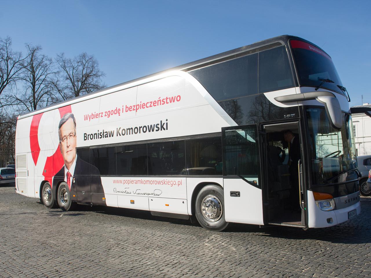 Oni prowadzili kampanię z autobusów