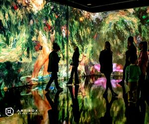 Wystawa Immersive Monet & The Impressionists w Fabryce Norblina