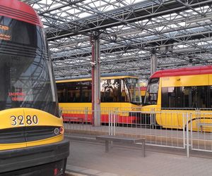 Warszawa:  Tramwaje wracają na tory przy Arkadii i w al. Solidarności