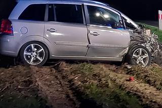 PILNE! Wypadek dwóch aut na trasie Starachowice - Tychów Stary. Droga zablokowana [GALERIA]