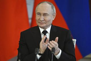 Twarz sobowtóra Putina się rozpada?! Wędrujące kości, spadające policzki, ból brody. Rozjeżdża się