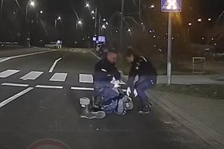 Szaleniec wbiegł na ulicę w Głogowie. Gestykulował, a potem się położył na jezdni 