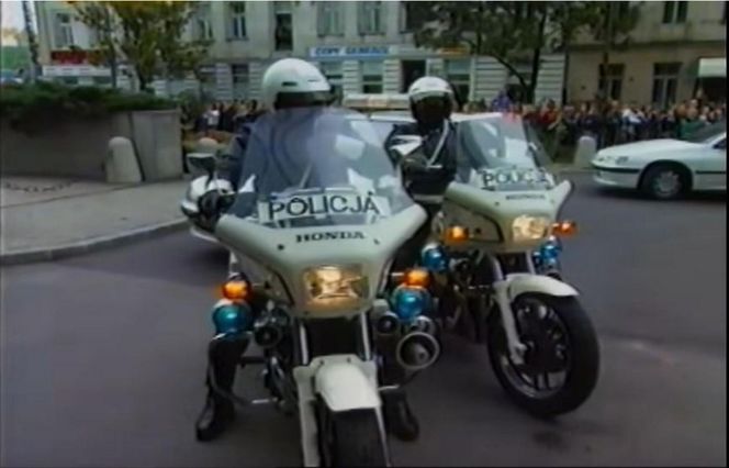 Michael Jackson zmarł 16 lat temu. Gdy odwiedził Polskę, wszyscy wstrzymali oddech. Te zdjęcia zachwycają