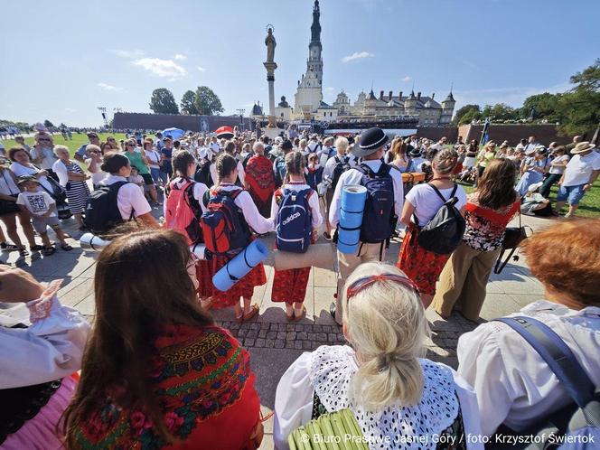 II szczyt pielgrzymkowy na Jasną Górę. Więcej pątników niż w zeszłym roku