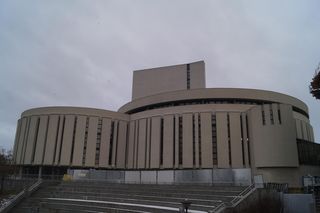 Nowy krąg Opery Nova rośnie w oczach. Zagladamy na plac budowy