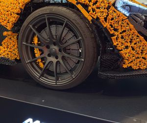 McLaren P1 z klocków Lego