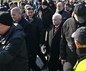 Miesięcznica Smoleńska w cieniu oskarżeń. Kaczyński zapowiada rozliczenia