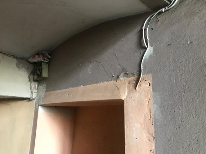 Kamienica na Traugutta uszkodzona przez sąsiednią budowę?