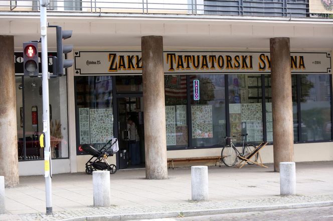 Marcin Hakiel z Dominiką  Serocką w studiu tatuaży