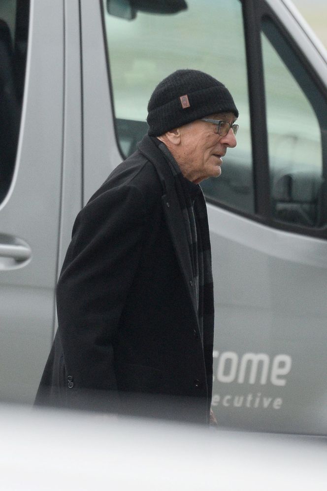 Robert De Niro już w Polsce. Aktor przyłapany na lotnisku w Warszawie