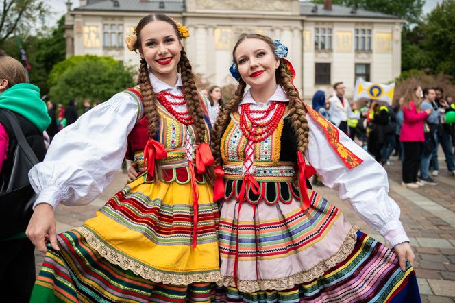 Korowód studentów podczas juwenaliów 2025 w Krakowie