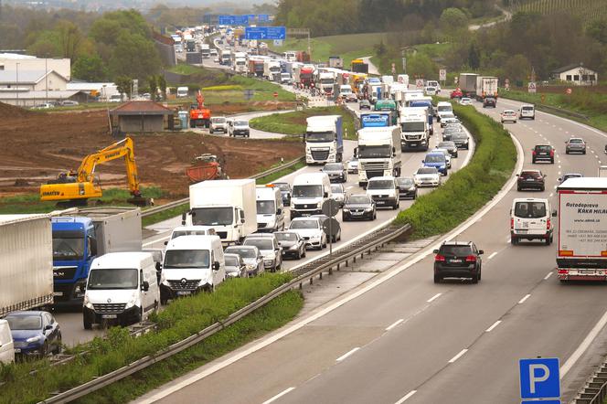 Śląskie: Tragiczny wypadek na trasie S1! Kierowca zginął po zderzeniu z koparką