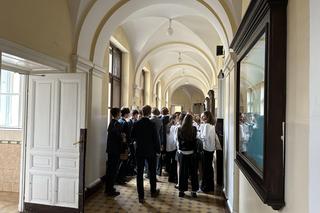 Uczniowie I Liceum Ogólnokształcącego im. Bartłomieja Nowodworskiego rozpoczęli rok szkolny 2023/2024