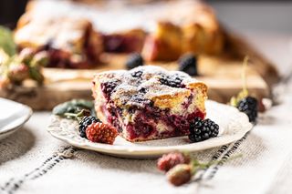 Ciasto sangria zachwyca miękkością i aromatem. Przenieś się do Hiszpanii bez wychodzenia z domu