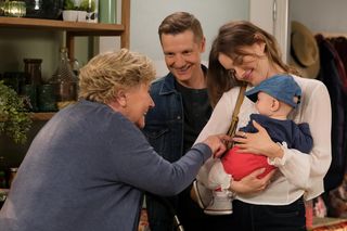 M jak miłość, odc. 1875. Paweł (Rafał Mroczek), Franka (Dominika Kachlik), Antoni Lucjan (Mark Myronenko), Barbara (Teresa Lipowska)