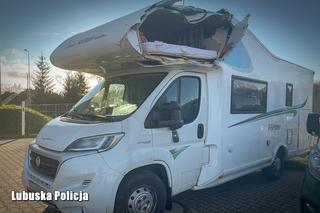 Pościg za złodziejem z Niemiec przerwany przez uszkodzenie auta! Do akcji ruszyli polscy policjanci [ZDJĘCIA]. 