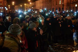 „Największe serce świata” także w Lublinie. Kilkaset osób przed ratuszem