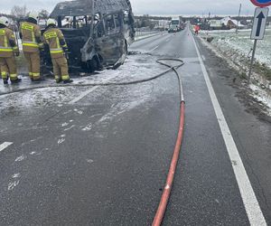 Bus spłonął na drodze pod Tarnowem. Jechało nim ponad 20 osób