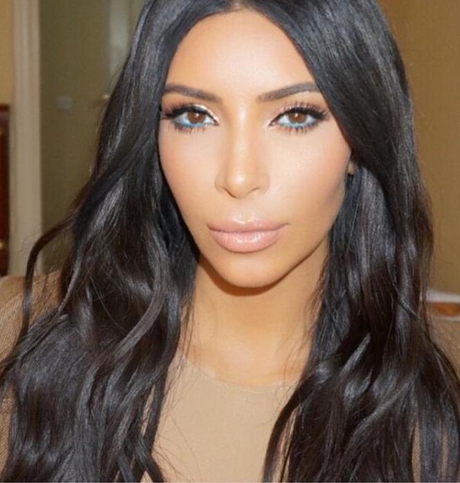 Kim Kardashian w Armenii: "To zaszczyt poznać premiera"! Ciekawe, czy Howik Abrahamian widział jej sex taśmę... :)