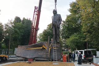 Zabrze: Stawiają pomnik Zbigniewa Religi ZDJĘCIA
