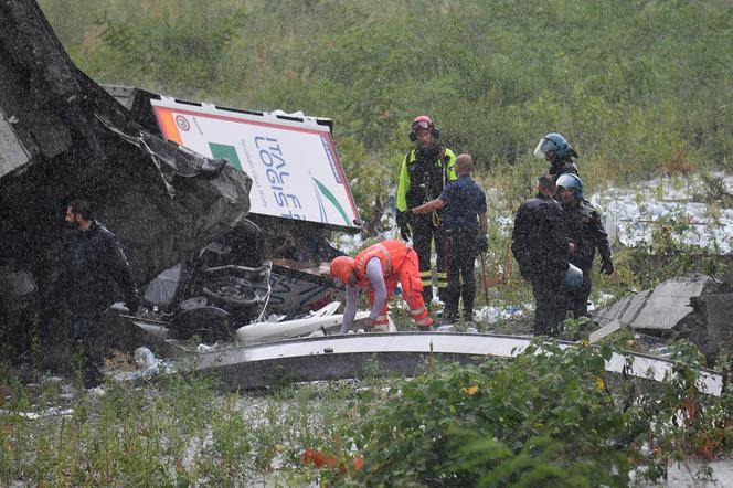 W Genui zawalił się most na autostradzie