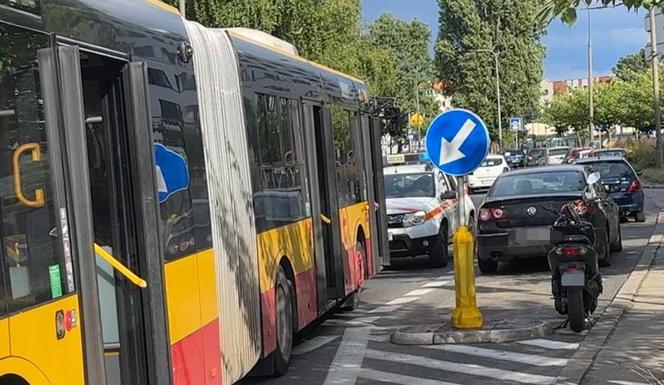 Makabryczny wypadek w Warszawie. Autobus wlókł emerytkę po ulicy