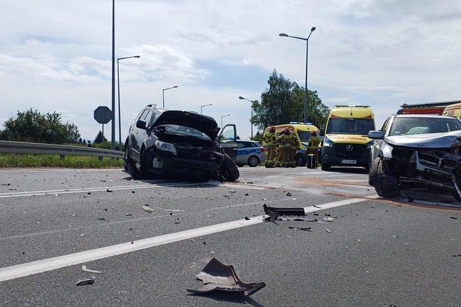 Poważny wypadek na DK 8 w Ząbkowicach Śląskich. 6 osób poszkodowanych 