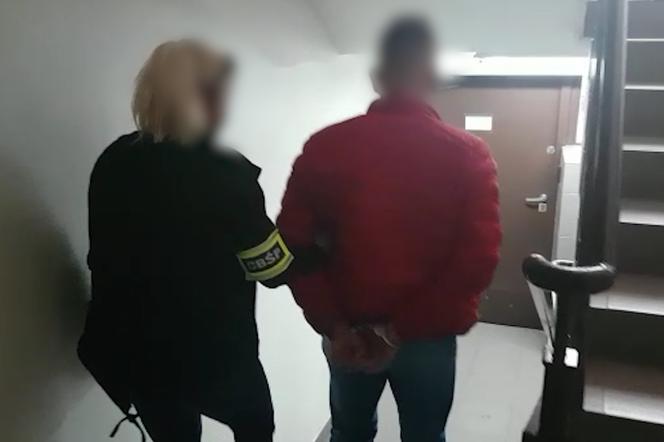 WPADŁ gang hakerów! Rozsyłali fałszywe alarmy bombowe, oszukiwali na grube miliony!