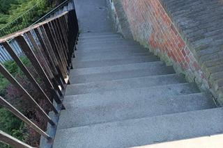 Schody prowadzące pod ratusz w Grudziądzu do remontu