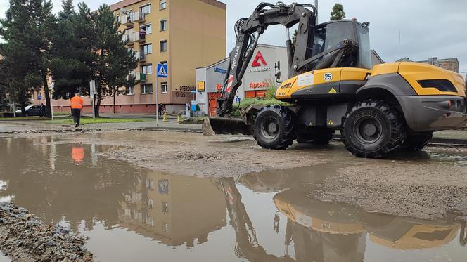 Postępy prac na ulicy Dąbrowskiego w Lesznie