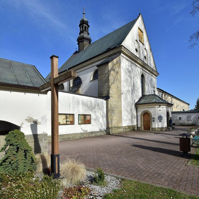 To jedno z najmniejszych miast w Małopolsce. Jedna decyzja papieża sprawiła, że stało się sławne
