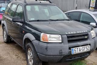 Drogowcy znów sprzedają wraki z ulicy. Wśród nich jest Chrysler w kwiatki