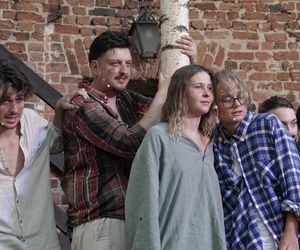 Zwieńczeniem teatralnego weekendu była niedzielna prezentacja egzaminu studentów III roku aktorstwa Uniwersytetu Andrzeja Frycza Modrzewskiego pt. „Prorok Ilja – nieprawdopodobna historia w XIV scenach”