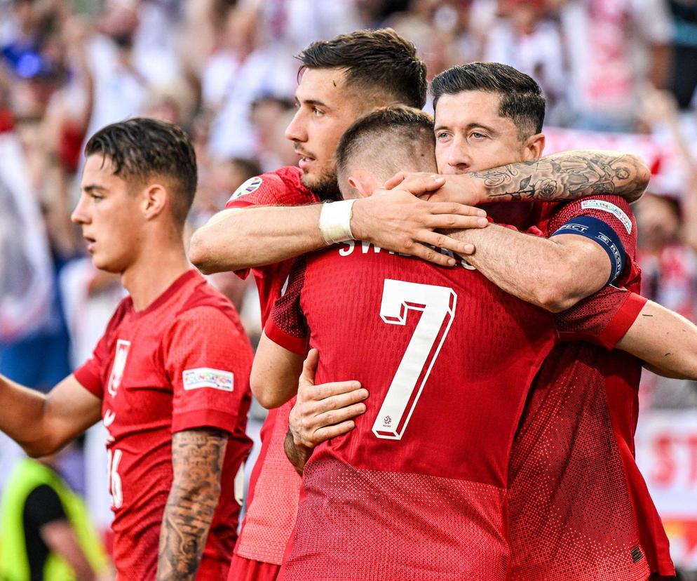 Szymański z dystansu, Lewandowski z karnego i mamy 2:0! Polska prowadzi ze Szkocją