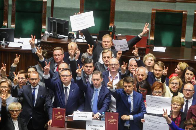 Sejm Pucz sala kolumnowa Wolne Media