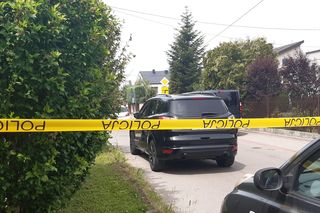 Awanturował się w sklepie i zniszczył samochody na parkingu. W jego domu znaleziono zwłoki