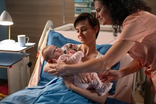 	Na dobre i na złe ostatni odcinek 959 finał sezonu. Blanka (Pola Gonciarz), jej córka Nina (Oliwier Trafny), pielęgniarka Asia (Joanna Pach-Żbikowska)